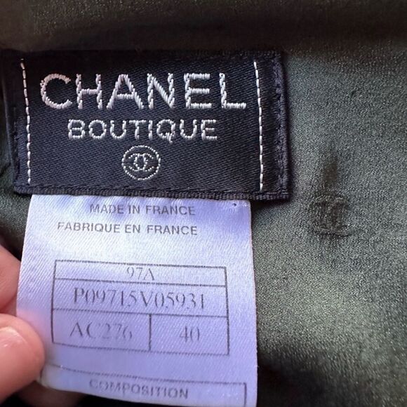 Vintage 1990s Chanel Forest Green Boucle Tweed Mini Skirt 97a 40 FR 8 US - Picture 12 of 16